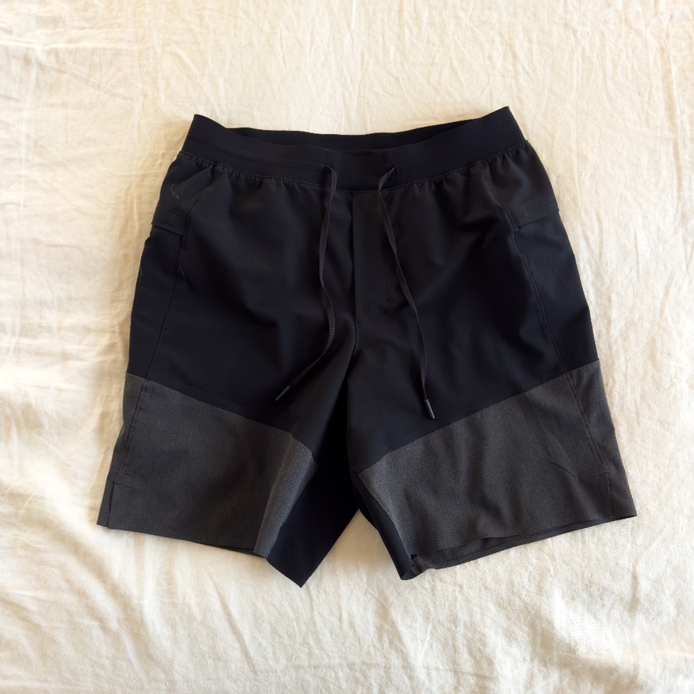 Lululemon Train to Beach Lined Short 8" - Medium